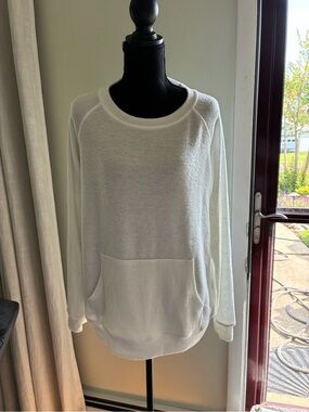 SUPER NOVA Cream Pullover Top NWOT